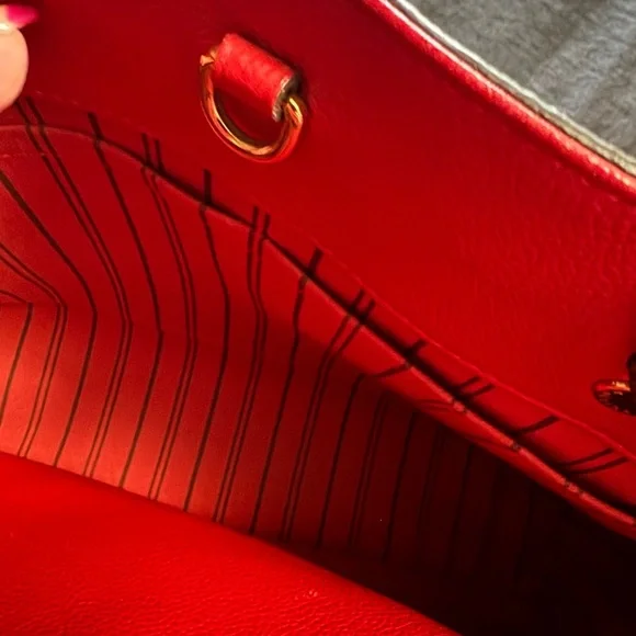 Louis Vuitton Red Shoulder Bag - Picture 4 of 8